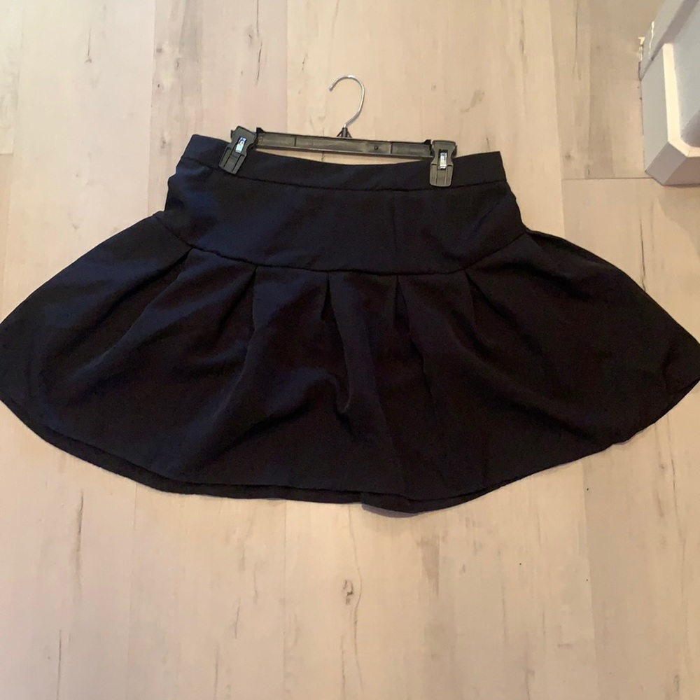 black XL skirt